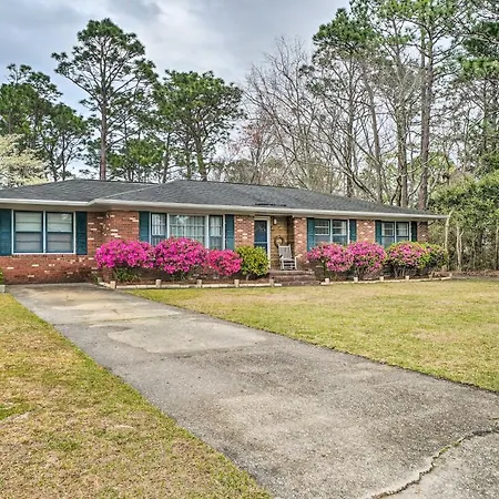 Cozy Wilmington Vacation Rental 10 Mi To Beach!